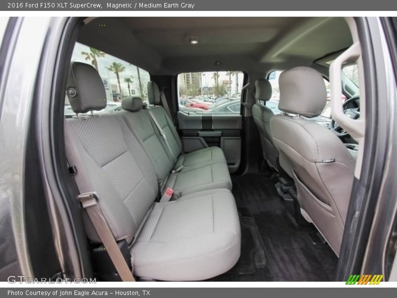 Magnetic / Medium Earth Gray 2016 Ford F150 XLT SuperCrew