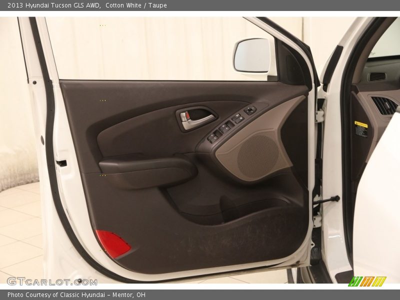 Cotton White / Taupe 2013 Hyundai Tucson GLS AWD
