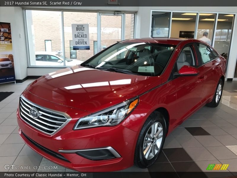 Scarlet Red / Gray 2017 Hyundai Sonata SE