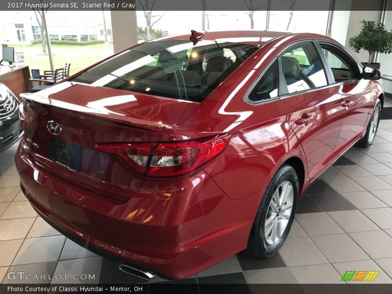 Scarlet Red / Gray 2017 Hyundai Sonata SE