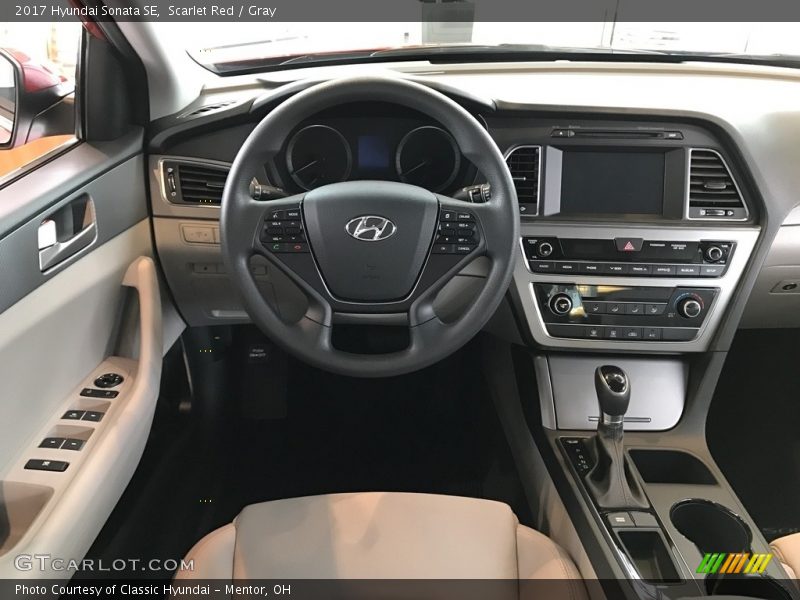 Scarlet Red / Gray 2017 Hyundai Sonata SE