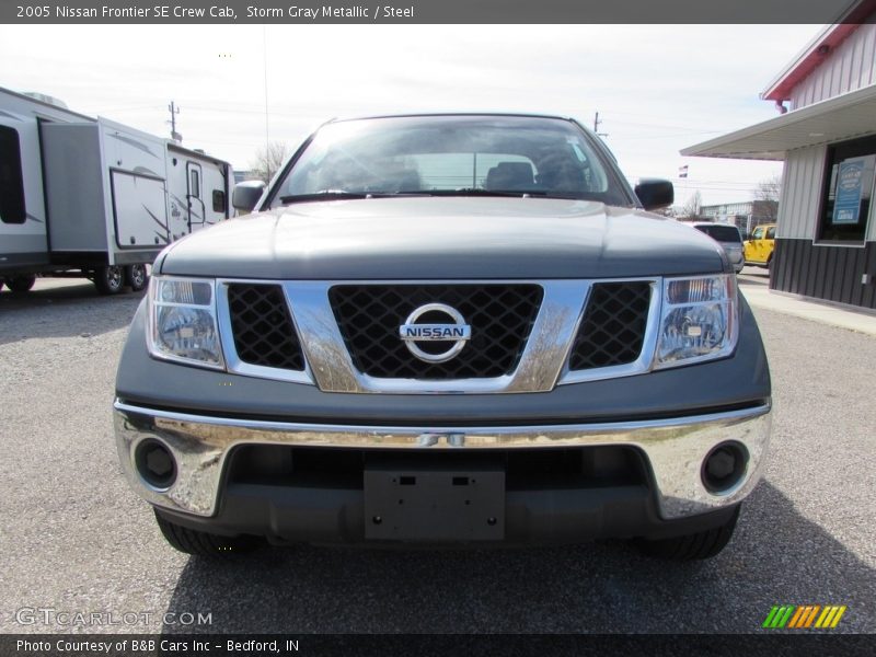 Storm Gray Metallic / Steel 2005 Nissan Frontier SE Crew Cab