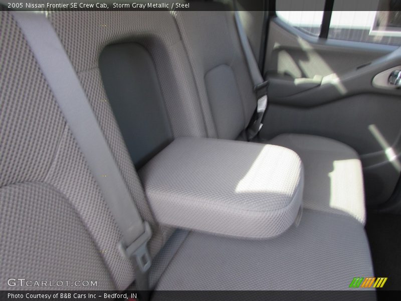 Storm Gray Metallic / Steel 2005 Nissan Frontier SE Crew Cab