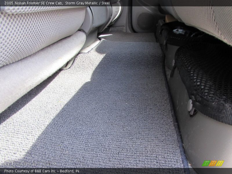 Storm Gray Metallic / Steel 2005 Nissan Frontier SE Crew Cab