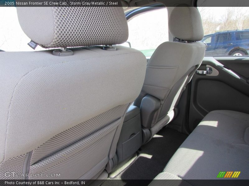 Storm Gray Metallic / Steel 2005 Nissan Frontier SE Crew Cab