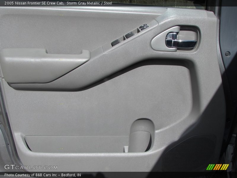 Storm Gray Metallic / Steel 2005 Nissan Frontier SE Crew Cab
