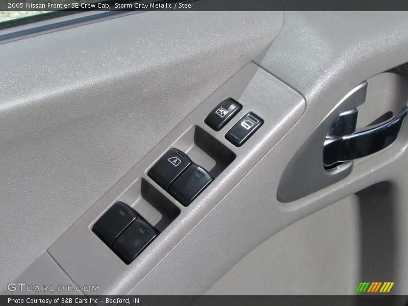 Storm Gray Metallic / Steel 2005 Nissan Frontier SE Crew Cab