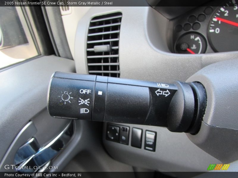 Storm Gray Metallic / Steel 2005 Nissan Frontier SE Crew Cab