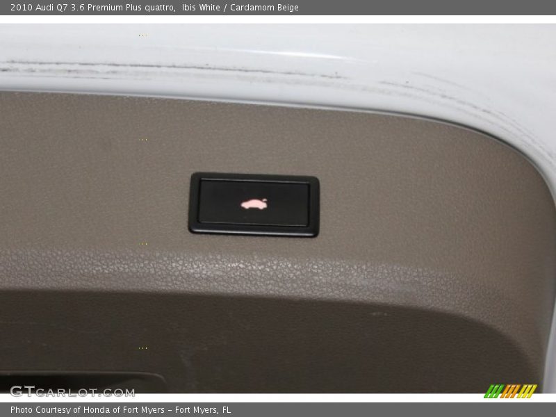 Ibis White / Cardamom Beige 2010 Audi Q7 3.6 Premium Plus quattro