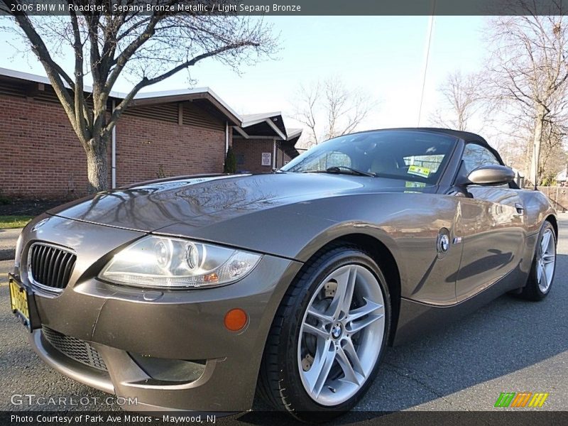 Front 3/4 View of 2006 M Roadster