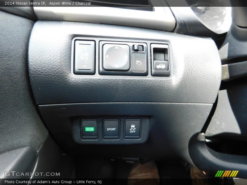 Aspen White / Charcoal 2014 Nissan Sentra SR
