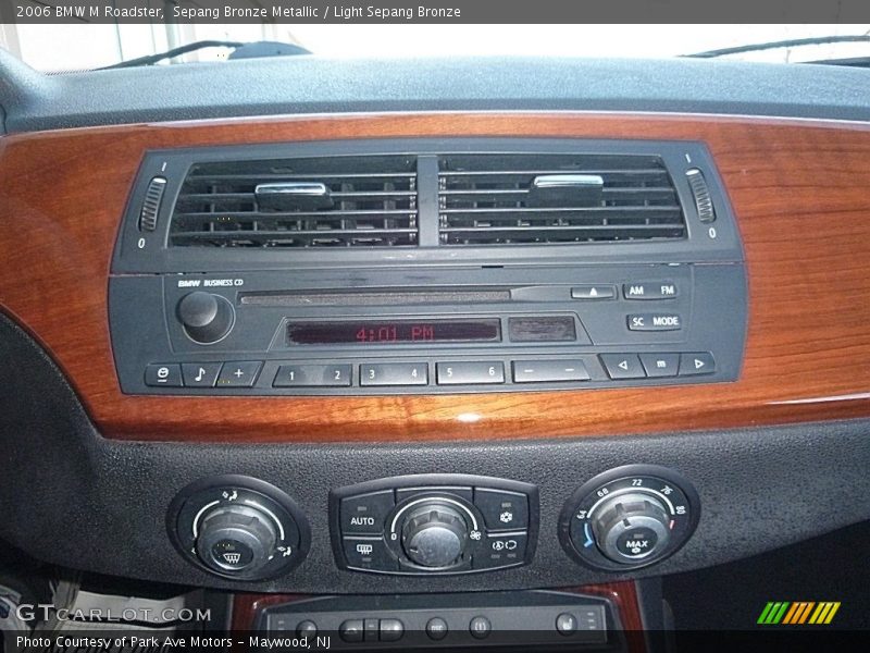 Controls of 2006 M Roadster