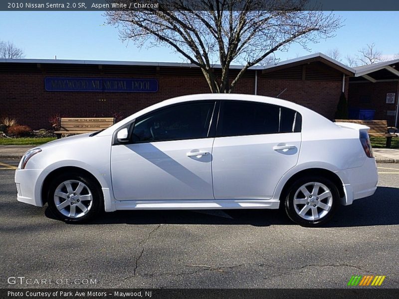 Aspen White / Charcoal 2010 Nissan Sentra 2.0 SR