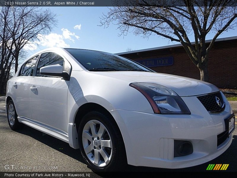 Aspen White / Charcoal 2010 Nissan Sentra 2.0 SR