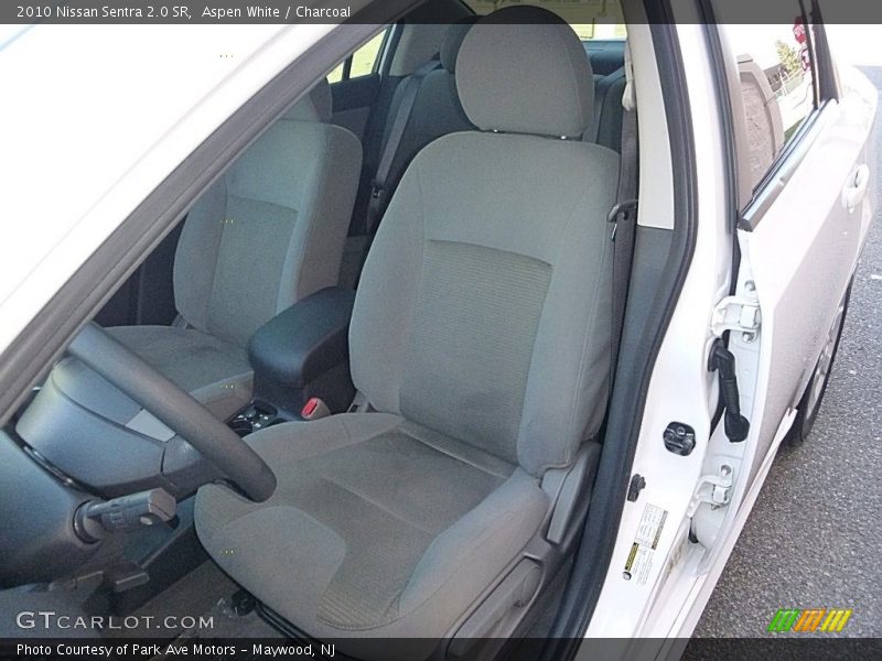 Aspen White / Charcoal 2010 Nissan Sentra 2.0 SR