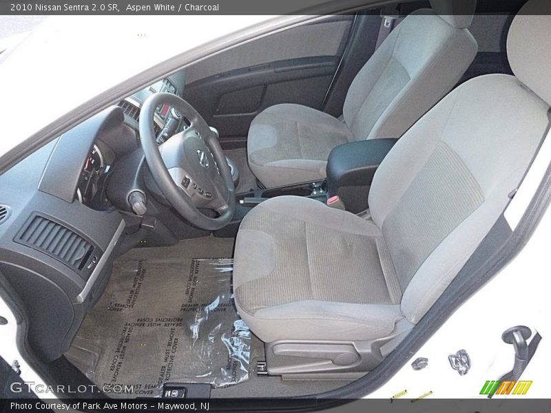 Aspen White / Charcoal 2010 Nissan Sentra 2.0 SR
