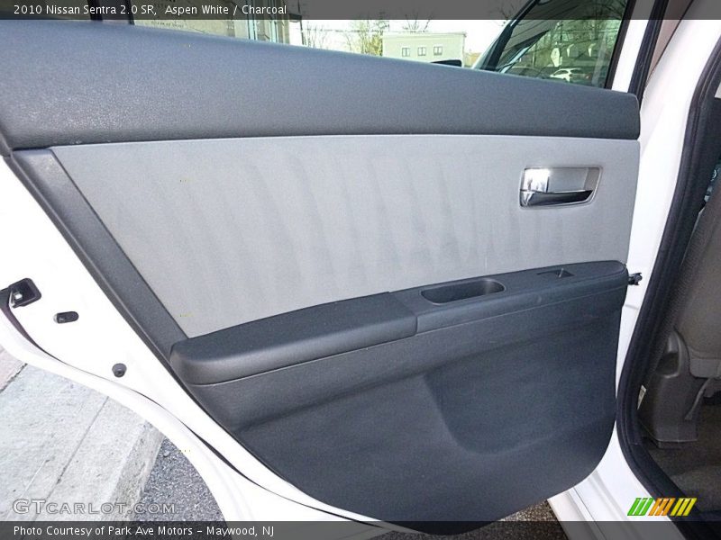 Aspen White / Charcoal 2010 Nissan Sentra 2.0 SR