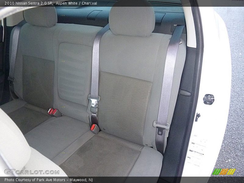 Aspen White / Charcoal 2010 Nissan Sentra 2.0 SR