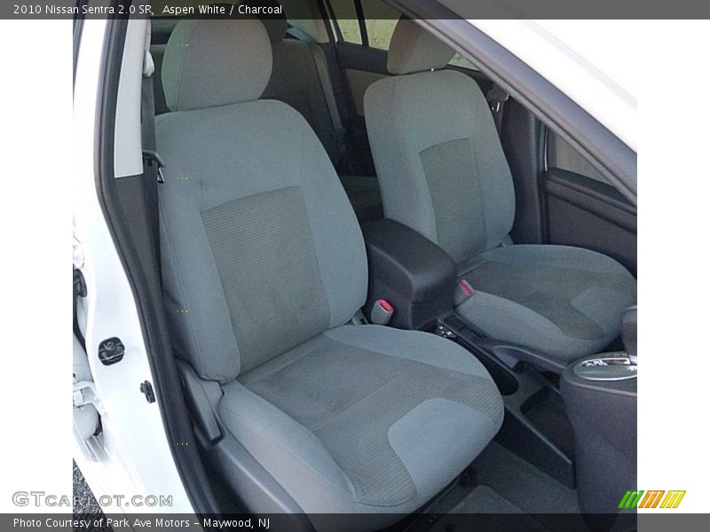 Aspen White / Charcoal 2010 Nissan Sentra 2.0 SR