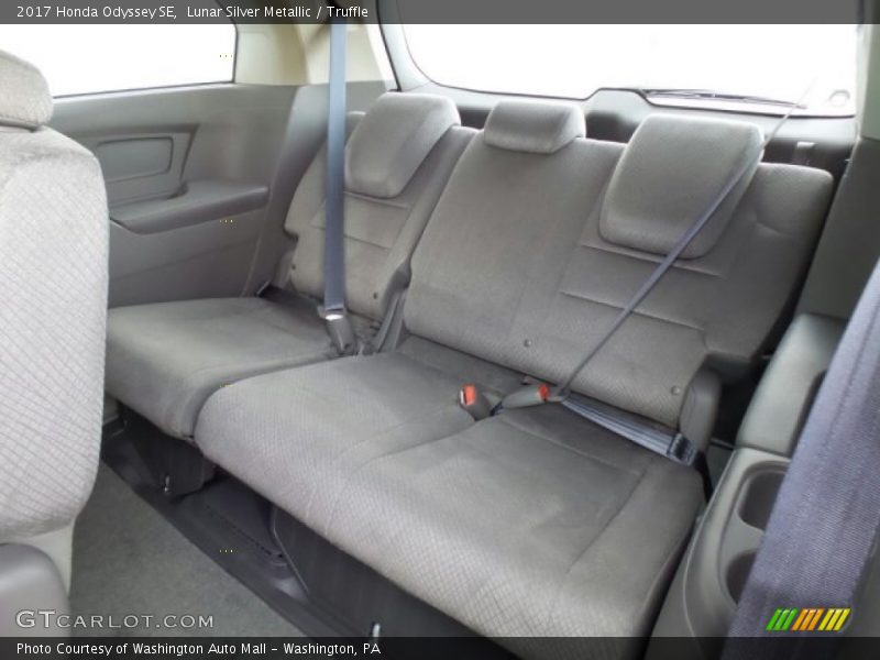 Lunar Silver Metallic / Truffle 2017 Honda Odyssey SE