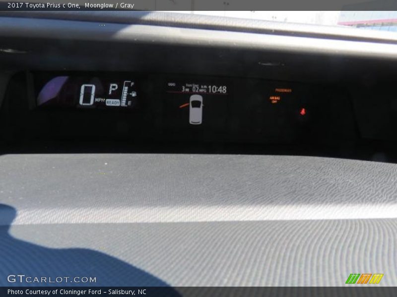 Moonglow / Gray 2017 Toyota Prius c One