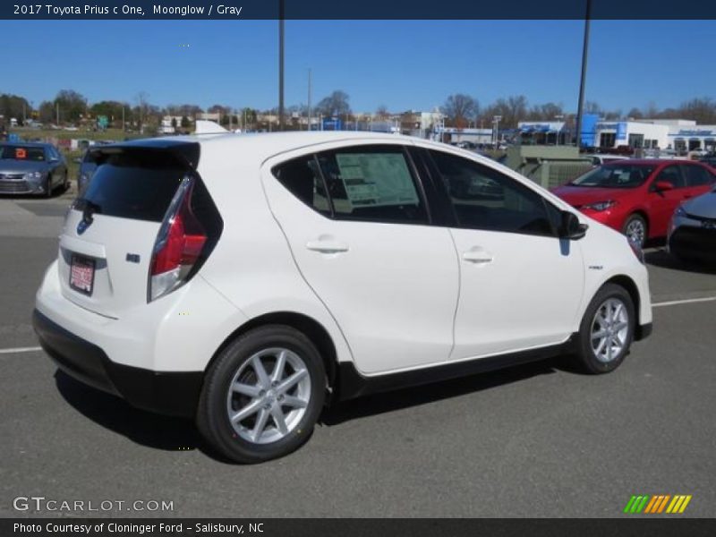 Moonglow / Gray 2017 Toyota Prius c One