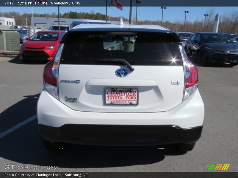 Moonglow / Gray 2017 Toyota Prius c One
