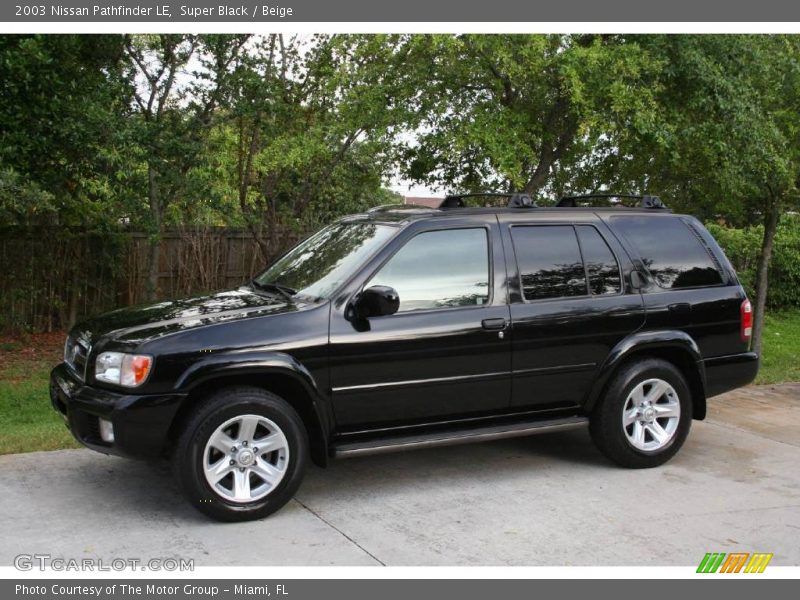 Super Black / Beige 2003 Nissan Pathfinder LE