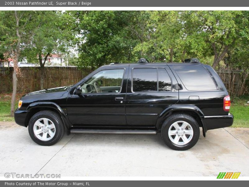 Super Black / Beige 2003 Nissan Pathfinder LE