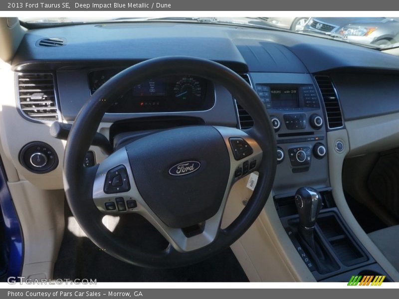 Deep Impact Blue Metallic / Dune 2013 Ford Taurus SE