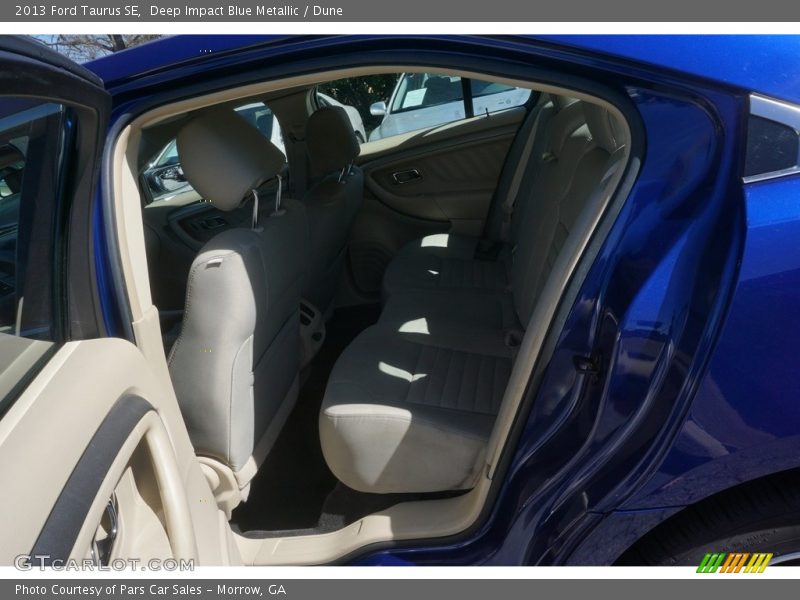 Deep Impact Blue Metallic / Dune 2013 Ford Taurus SE