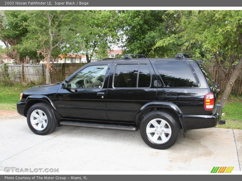 Super Black / Beige 2003 Nissan Pathfinder LE