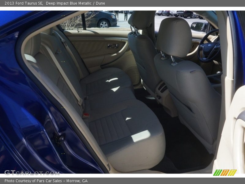 Deep Impact Blue Metallic / Dune 2013 Ford Taurus SE