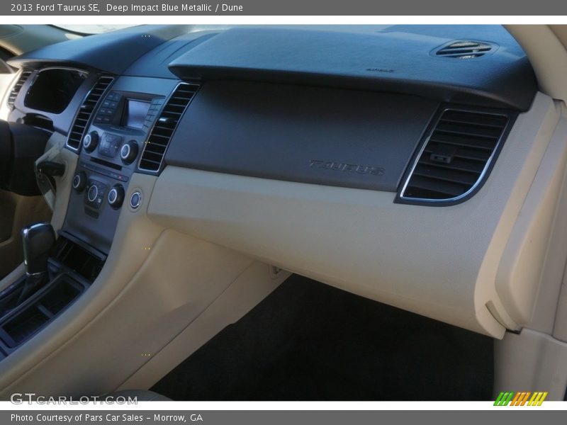 Deep Impact Blue Metallic / Dune 2013 Ford Taurus SE
