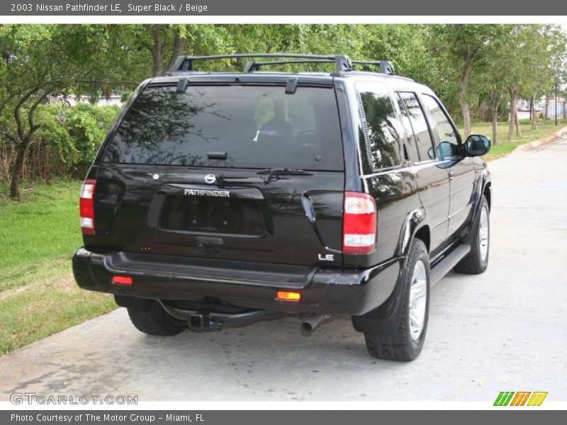 Super Black / Beige 2003 Nissan Pathfinder LE