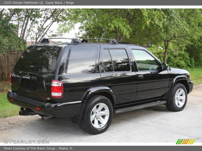 Super Black / Beige 2003 Nissan Pathfinder LE