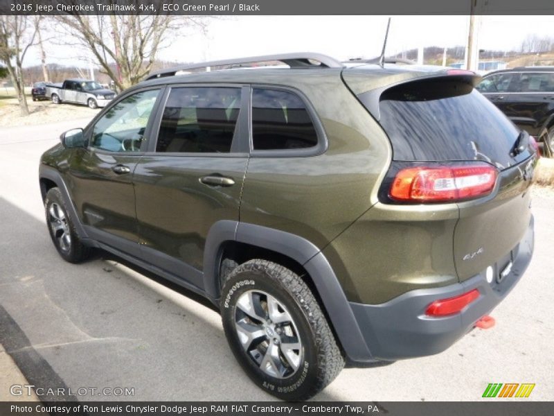 ECO Green Pearl / Black 2016 Jeep Cherokee Trailhawk 4x4