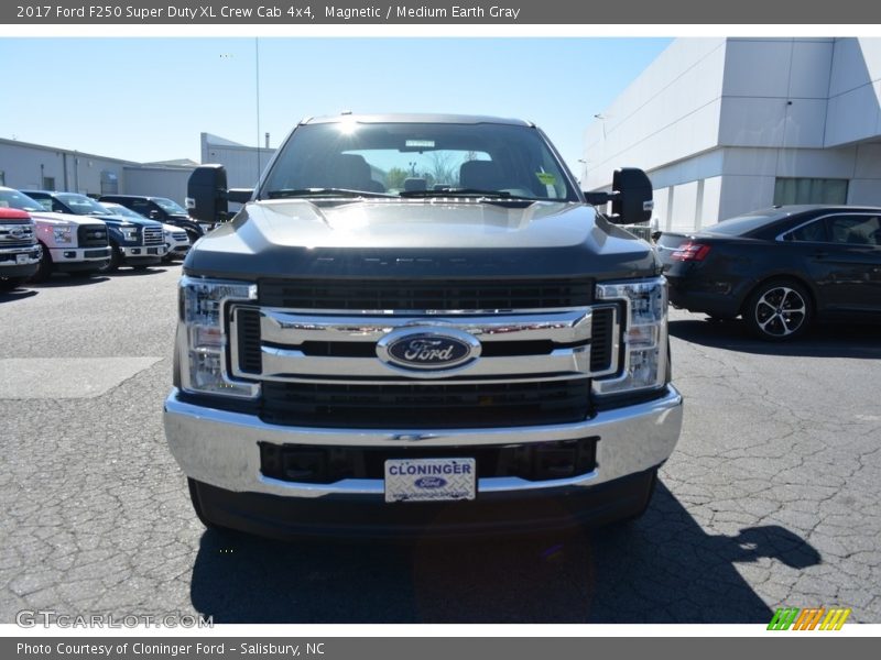 Magnetic / Medium Earth Gray 2017 Ford F250 Super Duty XL Crew Cab 4x4