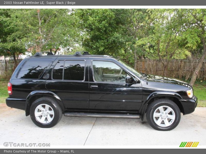 Super Black / Beige 2003 Nissan Pathfinder LE