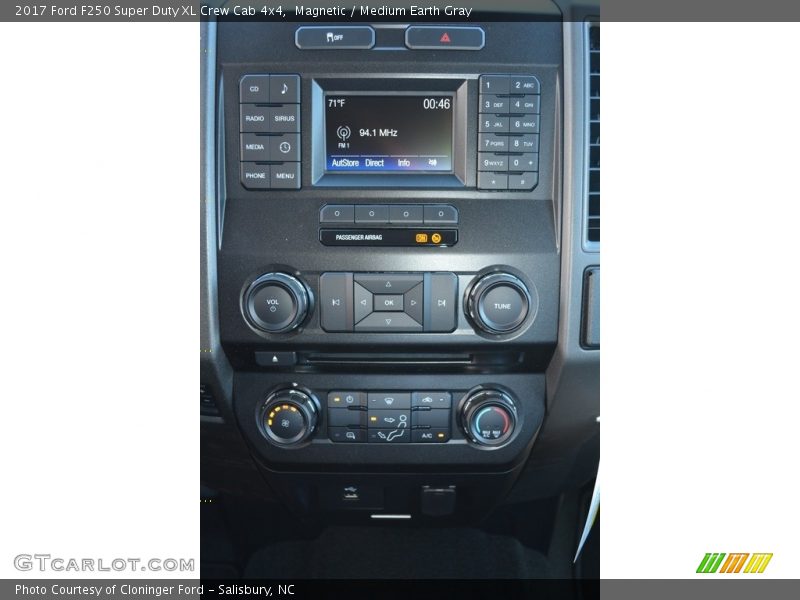 Magnetic / Medium Earth Gray 2017 Ford F250 Super Duty XL Crew Cab 4x4