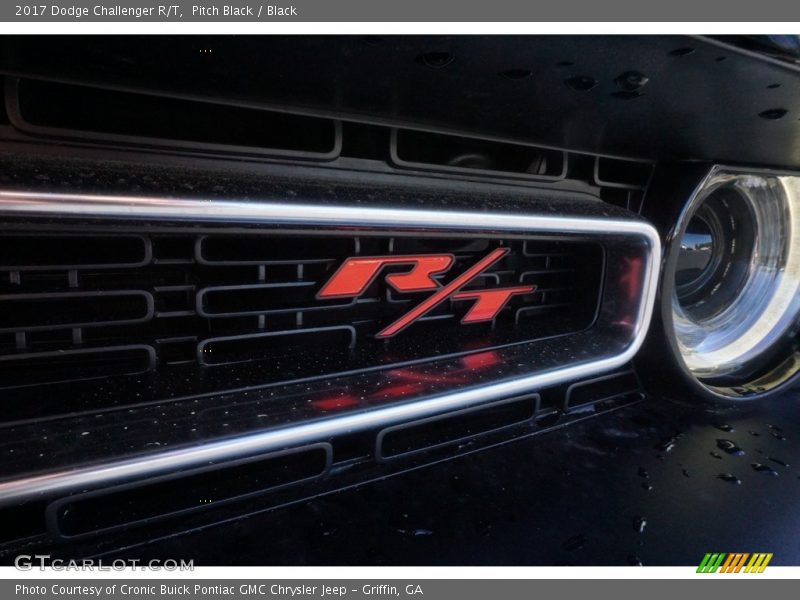Pitch Black / Black 2017 Dodge Challenger R/T