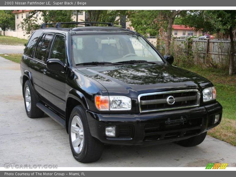 Super Black / Beige 2003 Nissan Pathfinder LE