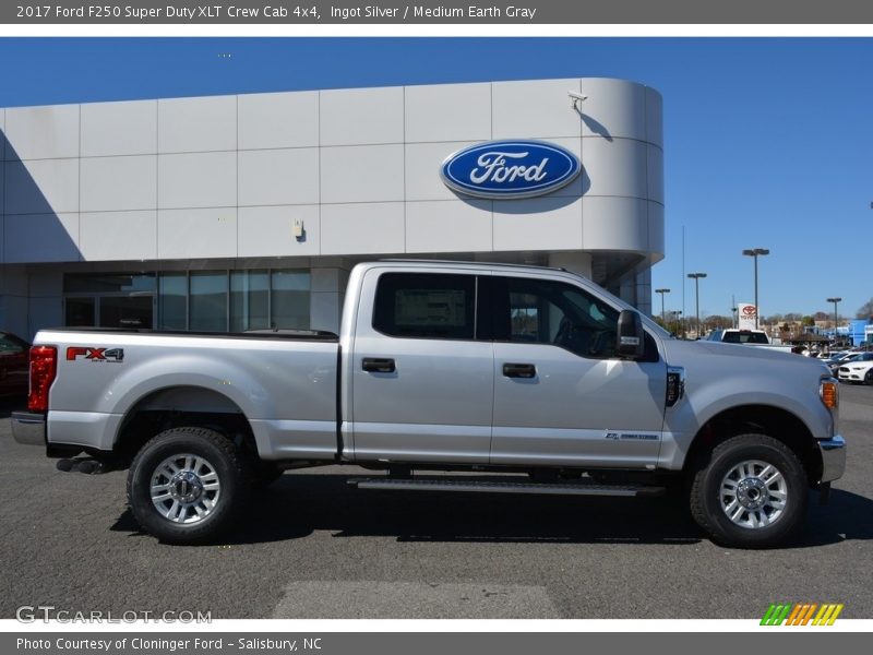 Ingot Silver / Medium Earth Gray 2017 Ford F250 Super Duty XLT Crew Cab 4x4