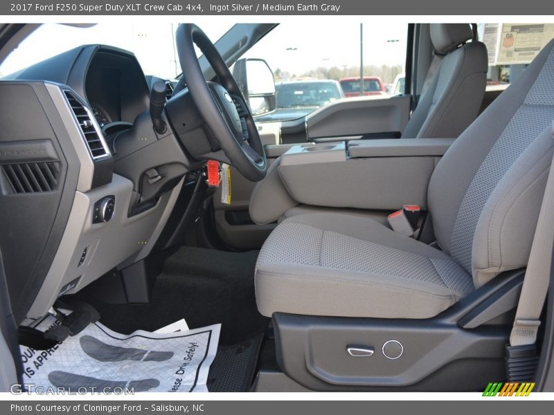 Ingot Silver / Medium Earth Gray 2017 Ford F250 Super Duty XLT Crew Cab 4x4