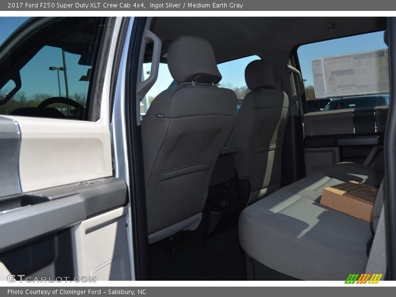 Ingot Silver / Medium Earth Gray 2017 Ford F250 Super Duty XLT Crew Cab 4x4