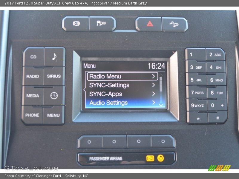 Ingot Silver / Medium Earth Gray 2017 Ford F250 Super Duty XLT Crew Cab 4x4