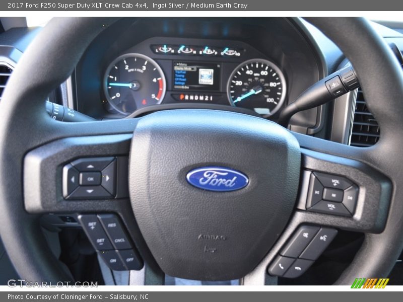 Ingot Silver / Medium Earth Gray 2017 Ford F250 Super Duty XLT Crew Cab 4x4