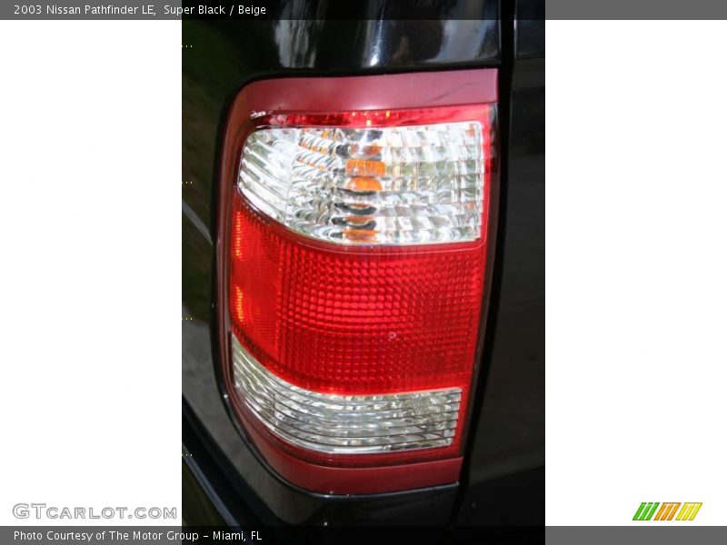 Super Black / Beige 2003 Nissan Pathfinder LE