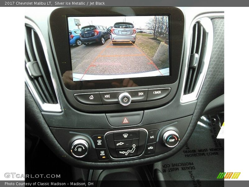 Silver Ice Metallic / Jet Black 2017 Chevrolet Malibu LT
