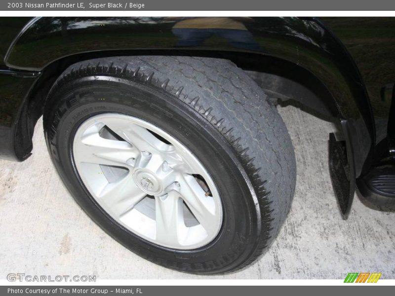 Super Black / Beige 2003 Nissan Pathfinder LE